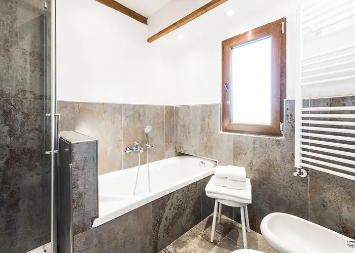 Vescovi Hotel 3*